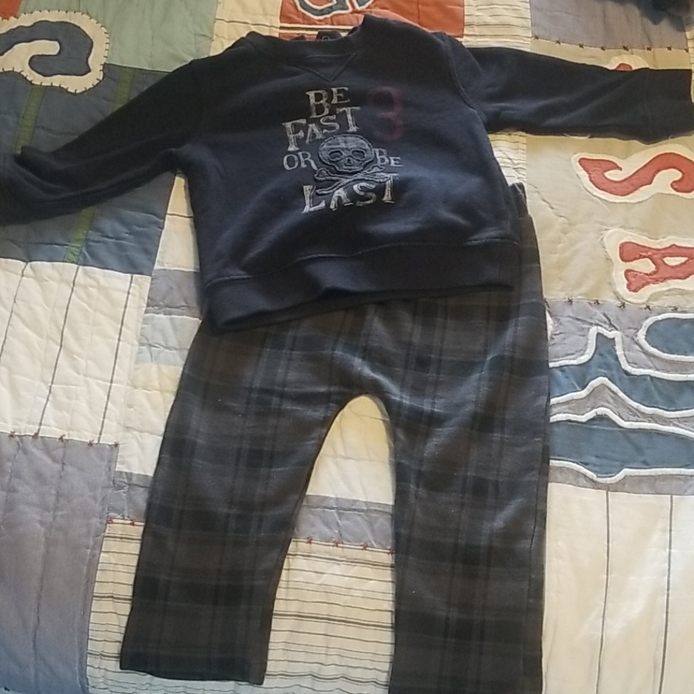 Skull Outfit 6m
